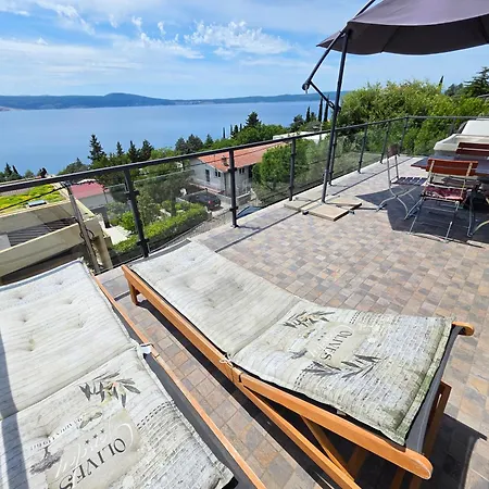 Appartement Ines 3 In With Terrace And Sea View, Jacuzzi, Outdoor Pool Novi Vinodolski