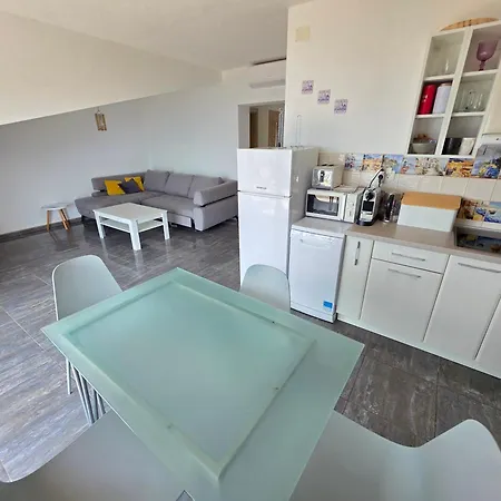 Ines 3 In With Terrace And Sea View, Jacuzzi, Outdoor Pool Appartement Novi Vinodolski
