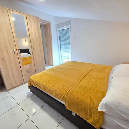 Ines 3 In With Terrace And Sea View, Jacuzzi, Outdoor Pool Appartement *