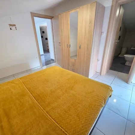Ines 3 In With Terrace And Sea View, Jacuzzi, Outdoor Pool Novi Vinodolski