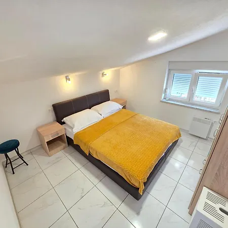 Appartement Ines 3 In With Terrace And Sea View, Jacuzzi, Outdoor Pool
