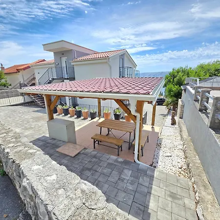 Ines 3 In With Terrace And Sea View, Jacuzzi, Outdoor Pool Novi Vinodolski