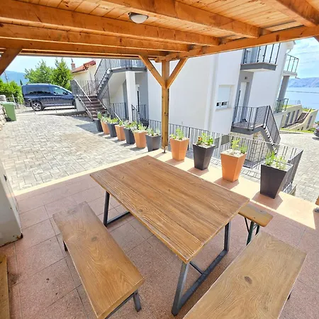 Ines 3 In With Terrace And Sea View, Jacuzzi, Outdoor Pool Appartement