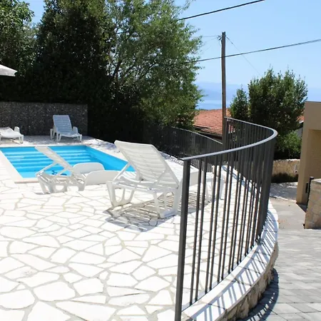 Appartement Ines 3 In With Terrace And Sea View, Jacuzzi, Outdoor Pool Novi Vinodolski