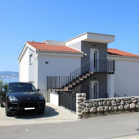 Appartement Ines 3 In With Terrace And Sea View, Jacuzzi, Outdoor Pool Novi Vinodolski
